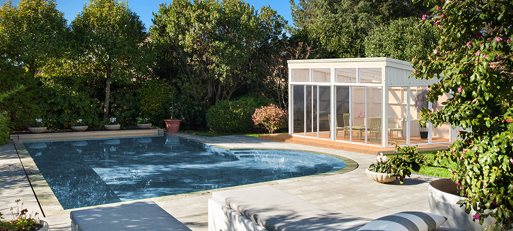 Gartenhaus aus Glas und Holz